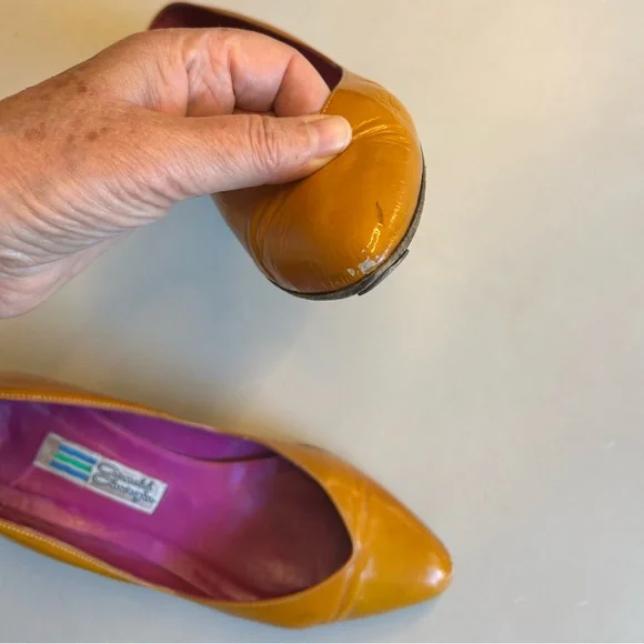 Vintage Gold Arnold Churgin with Wedge Heel - Picture 10 of 13